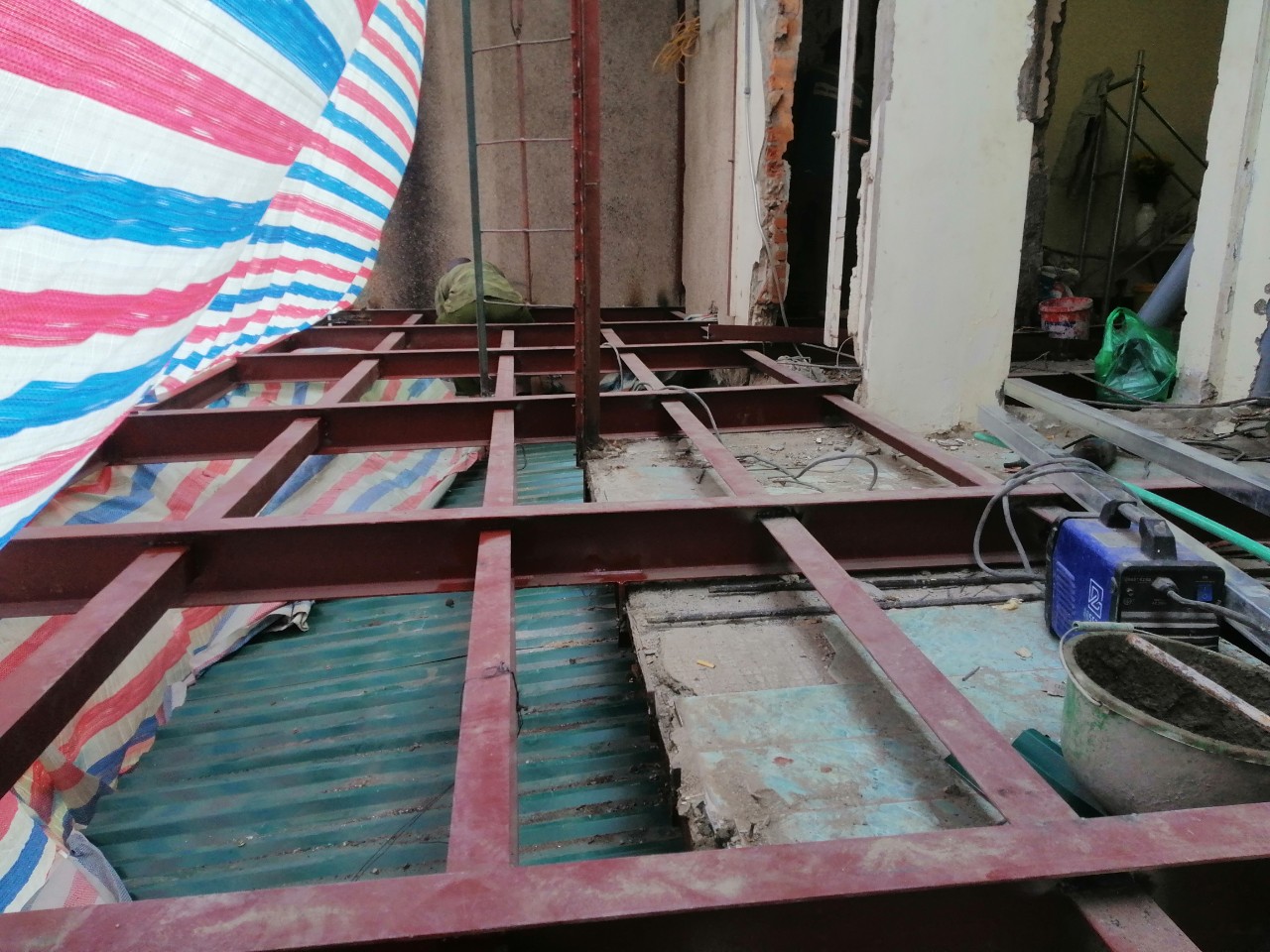 đội thợ chuyên nghiệp có mặt trong 30 phút