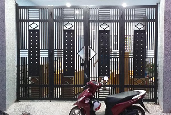 Cửa cổng thép hộp 4 cánh Hà Nội