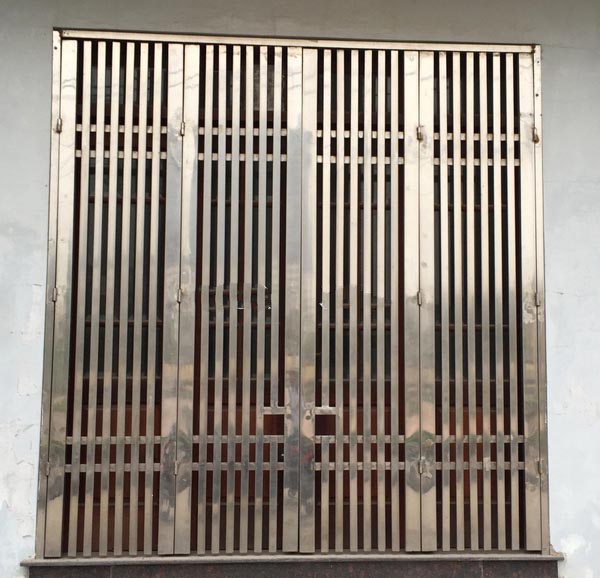 Cửa chính inox 4 cánh đẹp ở tại Hà Nội