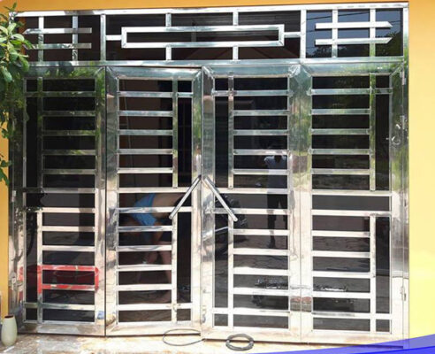 Lắp đặt cửa cổng inox sơn tính điện