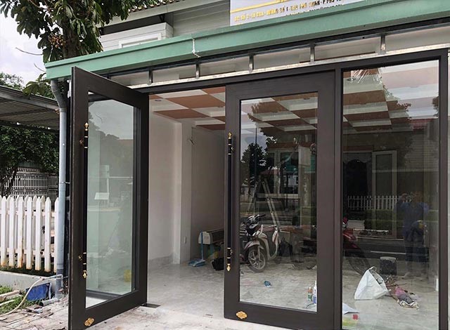 Cửa sắt kính cường lực 4 cánh đẹp Hà Nội