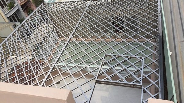 mẫu khung sắt bảo vệ ban công đẹp tại Hà Nội