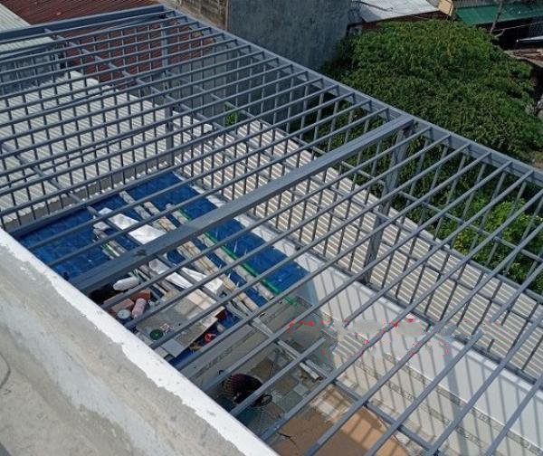 Mẫu khung sắt bảo vệ ban công đẹp Hà Nội 