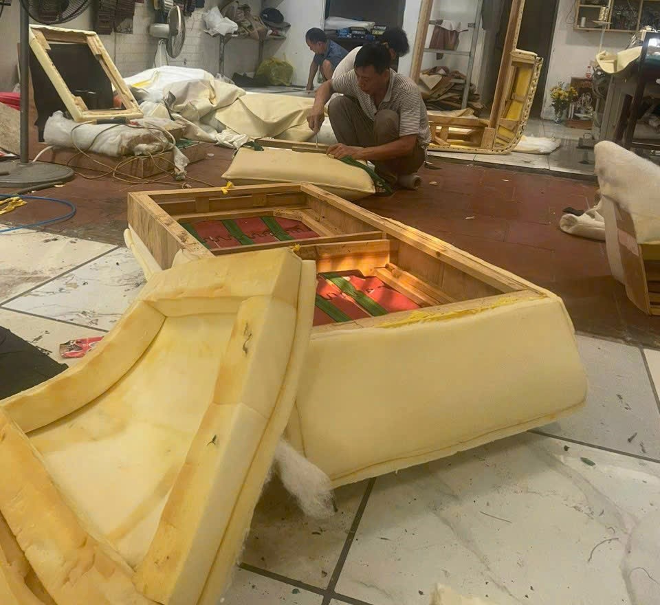 thi công nhanh gọn, thẩm mỹ tinh tế, giúp sofa cũ khoác áo mới bền đẹp.