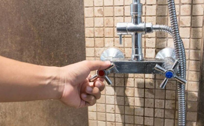 Sửa vòi nước lavabo bị rò rỉ, vòi nước rửa bát tại Hà Nội với thợ chuyên nghiệp