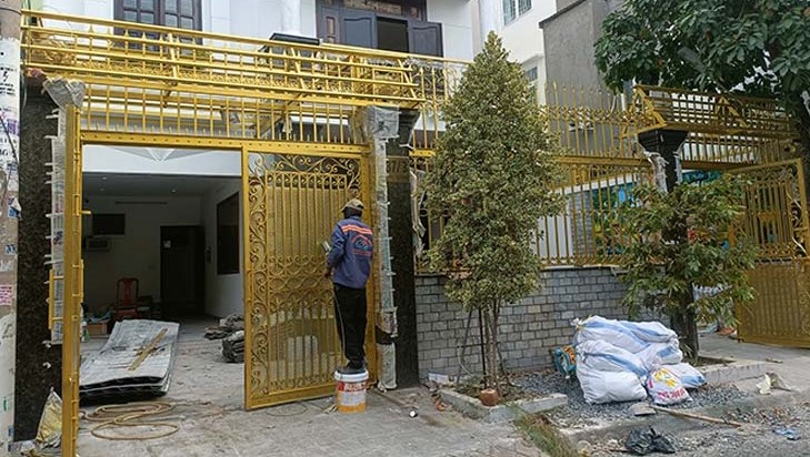 sơn cửa sắt