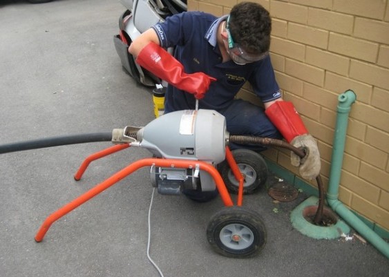Thông ống thoát nước bị tắc, sửa đường ống nước