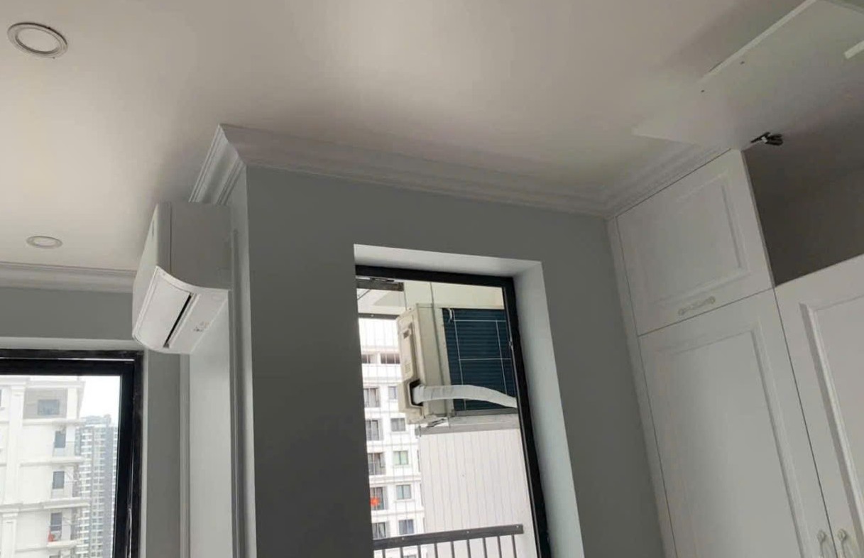 thợ đang thi công