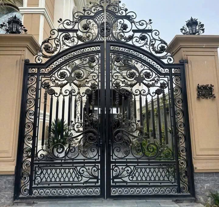 Sơn lại cửa ở tại Hà Nội chuyên nghiệp