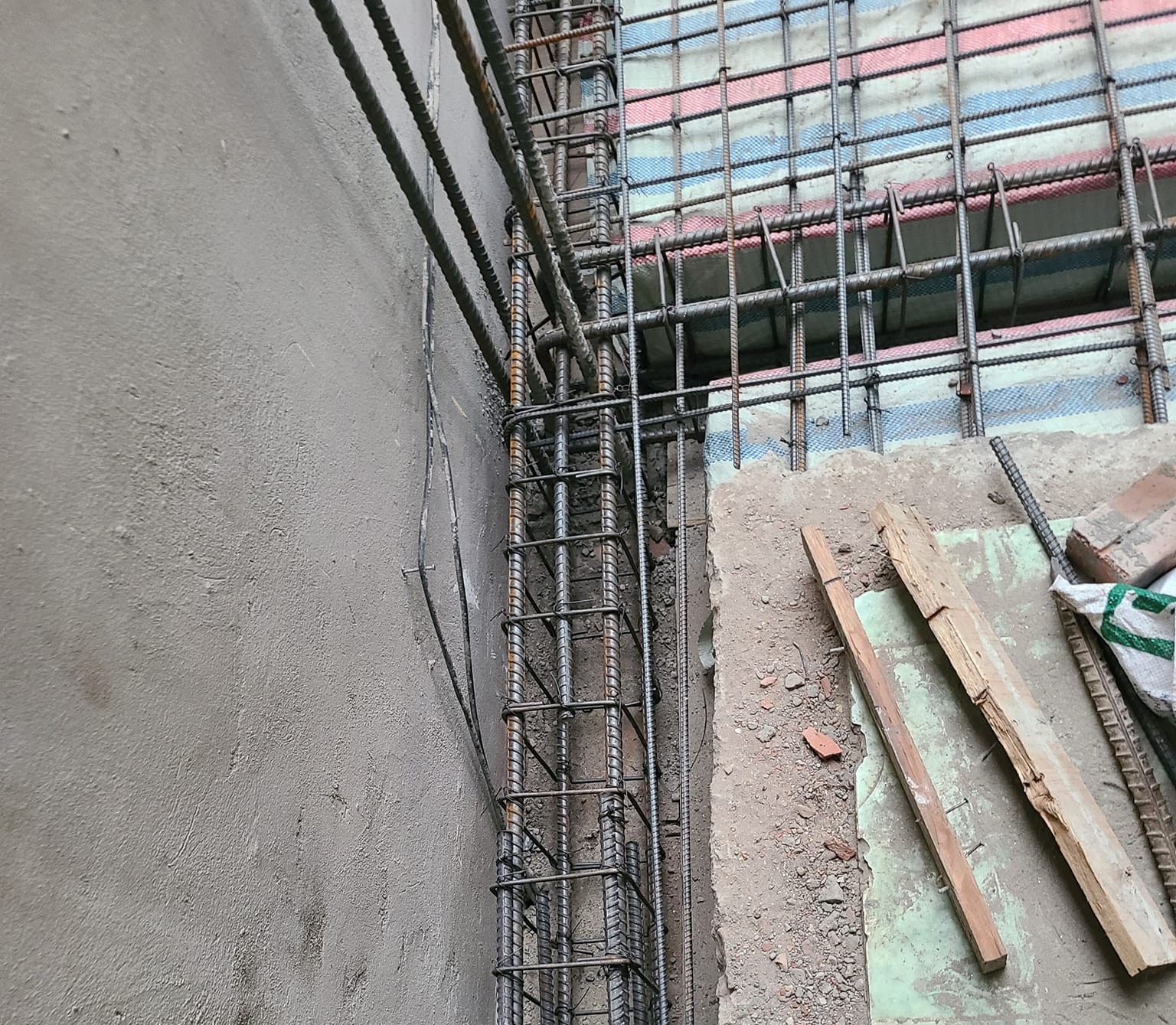 tiết kiệm chi phí và đảm bảo tiến độ