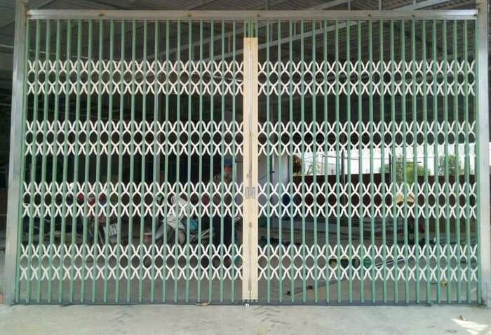 Giá cửa sắt kéo cũ tại Hà Nội